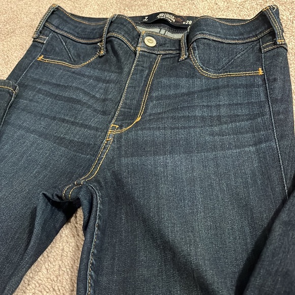 Hollister / High Rise Jean Jeggings / Size 28 - Picture 4 of 11